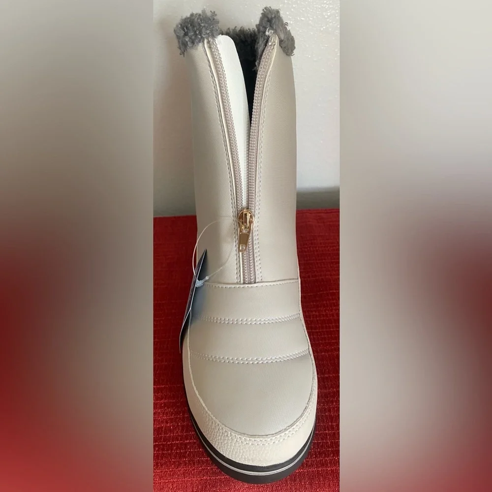 Women's Winter Boots in Cream and Gray